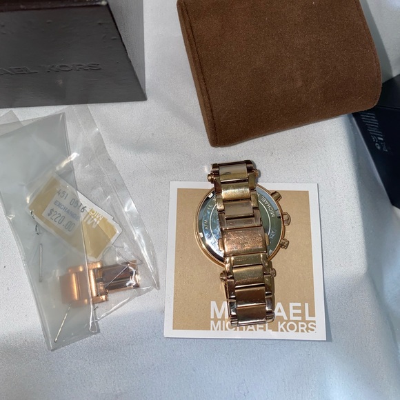 MICHAEL KORS | Rose Gold Women’s Watch main image 6